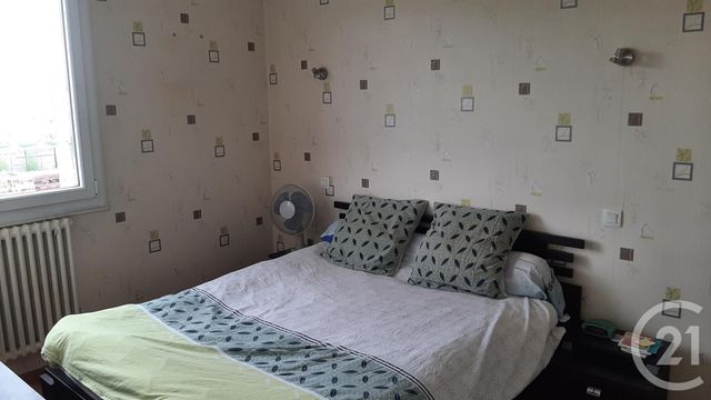 Appartement F3 à vendre - 3 pièces - 70.0 m2 - AURILLAC - 15 - AUVERGNE - Century 21 Pradel Immobilier Appartement F3 à vendre - 3 pièces - 70.0 m2 - AURILLAC - 15 - AUVERGNE - Century 21 Pradel Immobilier