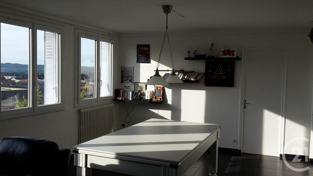 Appartement F3 à vendre - 3 pièces - 70.0 m2 - AURILLAC - 15 - AUVERGNE - Century 21 Pradel Immobilier Appartement F3 à vendre - 3 pièces - 70.0 m2 - AURILLAC - 15 - AUVERGNE - Century 21 Pradel Immobilier