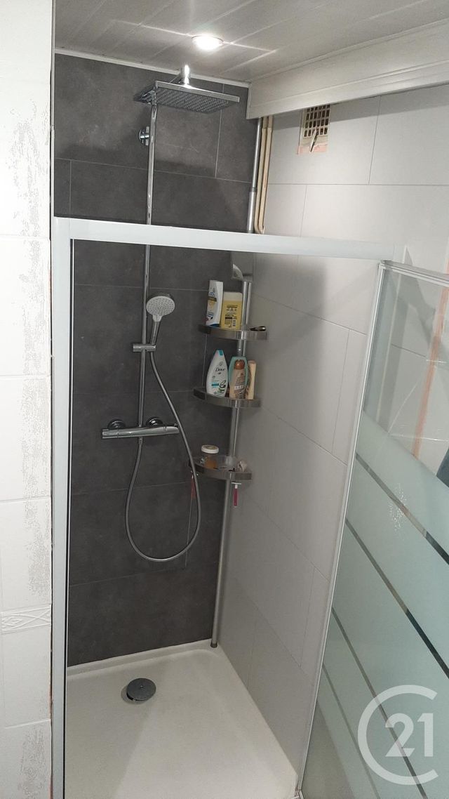 Appartement F3 à vendre - 3 pièces - 70.0 m2 - AURILLAC - 15 - AUVERGNE - Century 21 Pradel Immobilier Appartement F3 à vendre - 3 pièces - 70.0 m2 - AURILLAC - 15 - AUVERGNE - Century 21 Pradel Immobilier