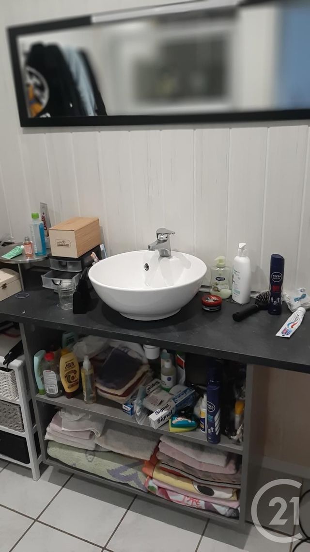 Appartement F3 à vendre - 3 pièces - 70.0 m2 - AURILLAC - 15 - AUVERGNE - Century 21 Pradel Immobilier Appartement F3 à vendre - 3 pièces - 70.0 m2 - AURILLAC - 15 - AUVERGNE - Century 21 Pradel Immobilier