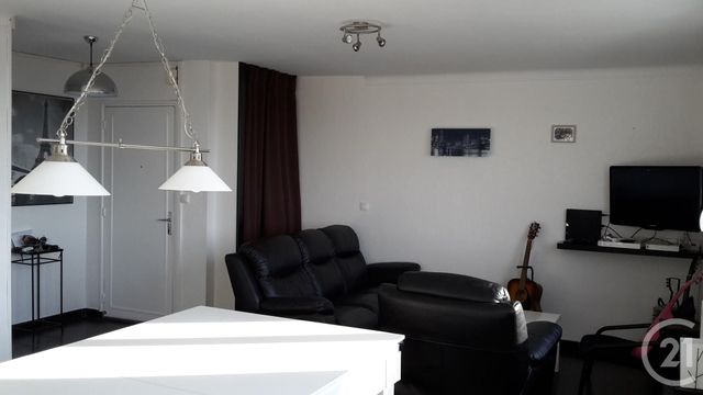Appartement F3 à vendre - 3 pièces - 70.0 m2 - AURILLAC - 15 - AUVERGNE - Century 21 Pradel Immobilier Appartement F3 à vendre - 3 pièces - 70.0 m2 - AURILLAC - 15 - AUVERGNE - Century 21 Pradel Immobilier