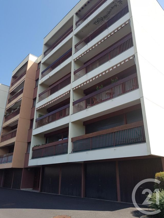 Appartement T2 à louer - 2 pièces - 43.0 m2 - AURILLAC - 15 - AUVERGNE - Century 21 Pradel Immobilier Appartement T2 à louer - 2 pièces - 43.0 m2 - AURILLAC - 15 - AUVERGNE - Century 21 Pradel Immobilier
