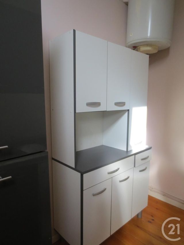 Appartement T2 à louer - 2 pièces - 30.0 m2 - AURILLAC - 15 - AUVERGNE - Century 21 Pradel Immobilier Appartement T2 à louer - 2 pièces - 30.0 m2 - AURILLAC - 15 - AUVERGNE - Century 21 Pradel Immobilier