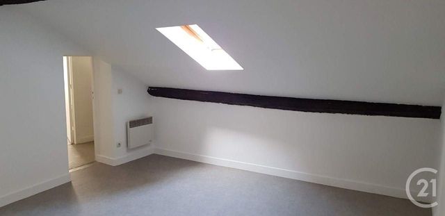 Appartement T4 à louer - 4 pièces - 92.02 m2 - AURILLAC - 15 - AUVERGNE - Century 21 Pradel Immobilier Appartement T4 à louer - 4 pièces - 92.02 m2 - AURILLAC - 15 - AUVERGNE - Century 21 Pradel Immobilier