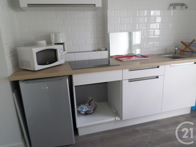Appartement T1 à louer - 1 pièce - 29.0 m2 - AURILLAC - 15 - AUVERGNE - Century 21 Pradel Immobilier Appartement T1 à louer - 1 pièce - 29.0 m2 - AURILLAC - 15 - AUVERGNE - Century 21 Pradel Immobilier