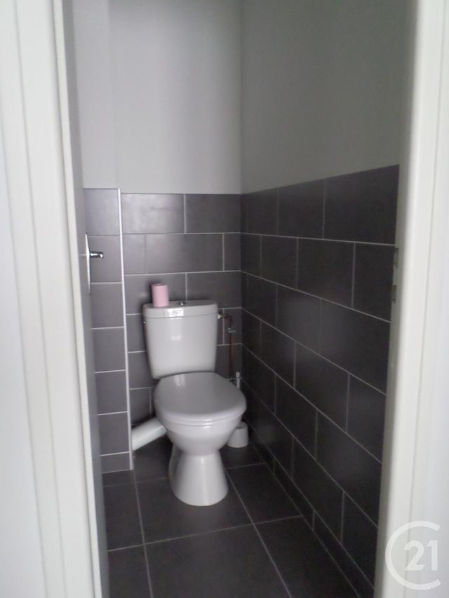 Appartement T1 à louer - 1 pièce - 29.0 m2 - AURILLAC - 15 - AUVERGNE - Century 21 Pradel Immobilier Appartement T1 à louer - 1 pièce - 29.0 m2 - AURILLAC - 15 - AUVERGNE - Century 21 Pradel Immobilier