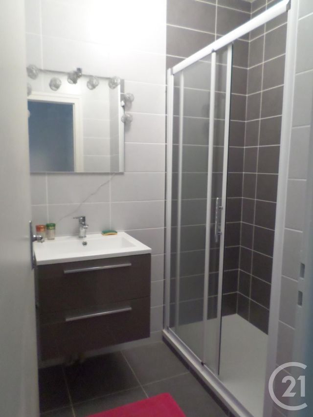 Appartement T1 à louer - 1 pièce - 29.0 m2 - AURILLAC - 15 - AUVERGNE - Century 21 Pradel Immobilier Appartement T1 à louer - 1 pièce - 29.0 m2 - AURILLAC - 15 - AUVERGNE - Century 21 Pradel Immobilier
