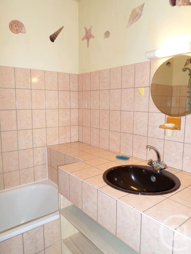 Appartement F2 à louer - 2 pièces - 26.76 m2 - AURILLAC - 15 - AUVERGNE - Century 21 Pradel Immobilier Appartement F2 à louer - 2 pièces - 26.76 m2 - AURILLAC - 15 - AUVERGNE - Century 21 Pradel Immobilier