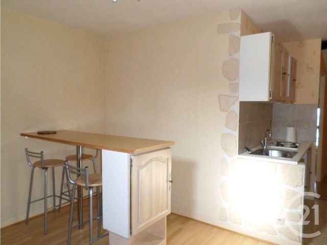 Appartement F2 à louer - 2 pièces - 26.76 m2 - AURILLAC - 15 - AUVERGNE - Century 21 Pradel Immobilier Appartement F2 à louer - 2 pièces - 26.76 m2 - AURILLAC - 15 - AUVERGNE - Century 21 Pradel Immobilier