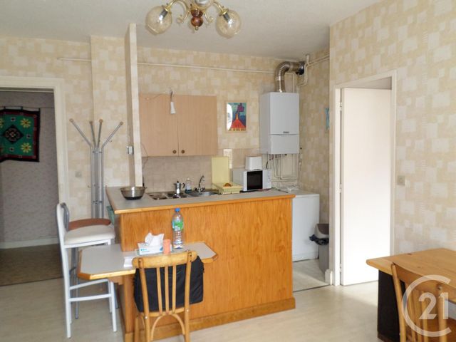 Appartement T2 à louer - 2 pièces - 38.0 m2 - AURILLAC - 15 - AUVERGNE - Century 21 Pradel Immobilier Appartement T2 à louer - 2 pièces - 38.0 m2 - AURILLAC - 15 - AUVERGNE - Century 21 Pradel Immobilier