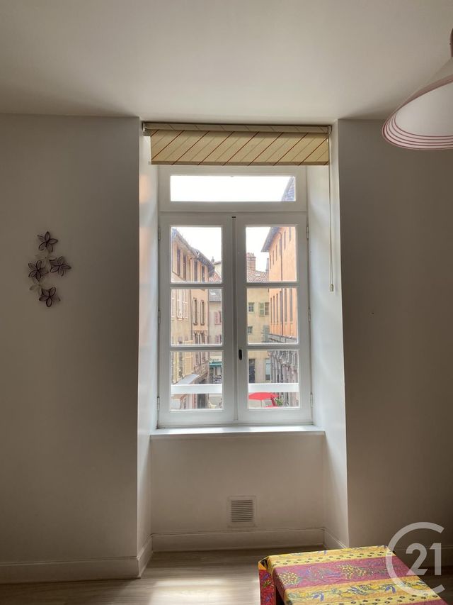 Appartement F2 à vendre - 2 pièces - 59.44 m2 - AURILLAC - 15 - AUVERGNE - Century 21 Pradel Immobilier Appartement F2 à vendre - 2 pièces - 59.44 m2 - AURILLAC - 15 - AUVERGNE - Century 21 Pradel Immobilier
