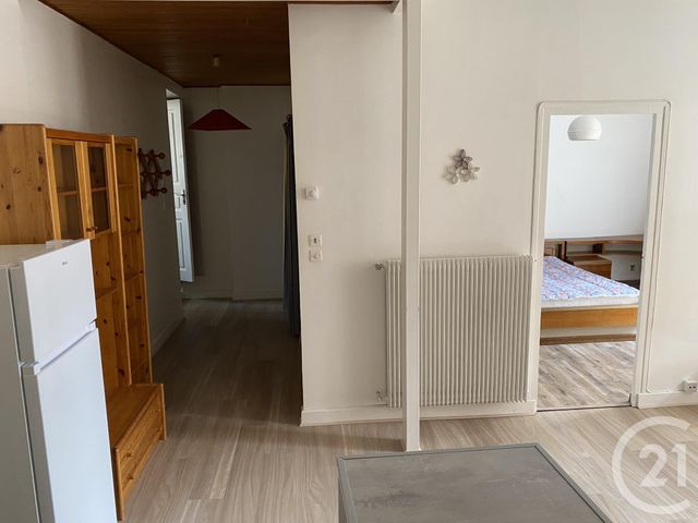 Appartement F2 à vendre - 2 pièces - 59.44 m2 - AURILLAC - 15 - AUVERGNE - Century 21 Pradel Immobilier Appartement F2 à vendre - 2 pièces - 59.44 m2 - AURILLAC - 15 - AUVERGNE - Century 21 Pradel Immobilier