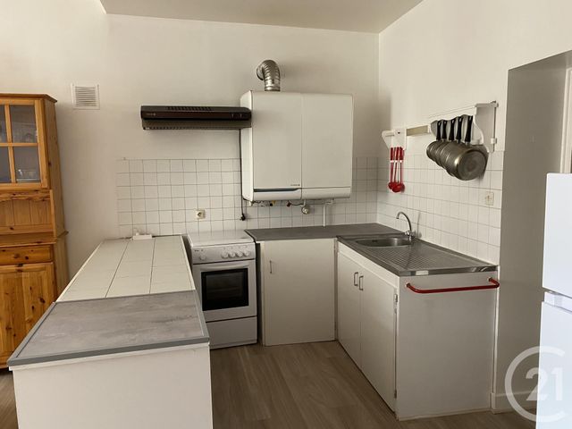 Appartement F2 à vendre - 2 pièces - 59.44 m2 - AURILLAC - 15 - AUVERGNE - Century 21 Pradel Immobilier Appartement F2 à vendre - 2 pièces - 59.44 m2 - AURILLAC - 15 - AUVERGNE - Century 21 Pradel Immobilier
