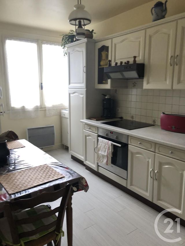appartement à vendre - 4 pièces - 74.0 m2 - AURILLAC - 15 - AUVERGNE - Century 21 Pradel Immobilier appartement à vendre - 4 pièces - 74.0 m2 - AURILLAC - 15 - AUVERGNE - Century 21 Pradel Immobilier