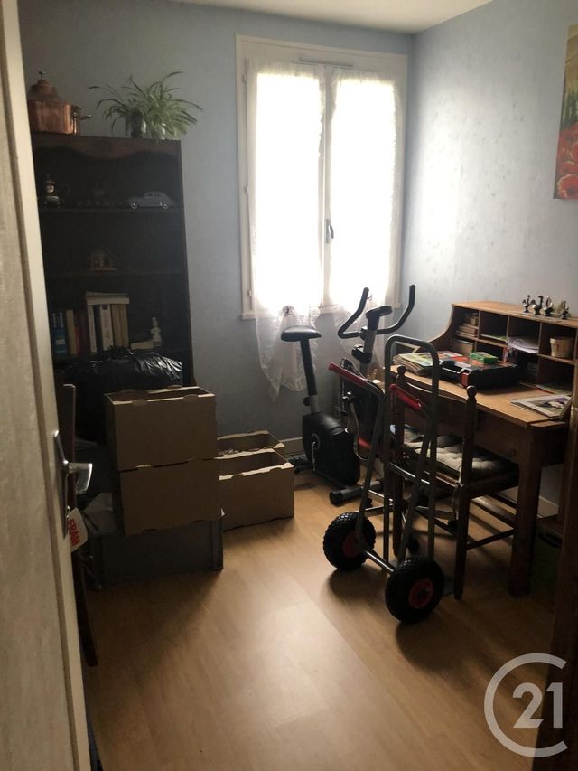 appartement à vendre - 4 pièces - 74.0 m2 - AURILLAC - 15 - AUVERGNE - Century 21 Pradel Immobilier appartement à vendre - 4 pièces - 74.0 m2 - AURILLAC - 15 - AUVERGNE - Century 21 Pradel Immobilier