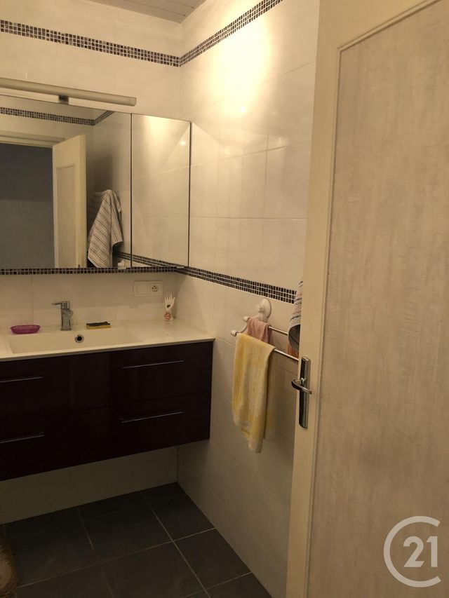 appartement à vendre - 4 pièces - 74.0 m2 - AURILLAC - 15 - AUVERGNE - Century 21 Pradel Immobilier appartement à vendre - 4 pièces - 74.0 m2 - AURILLAC - 15 - AUVERGNE - Century 21 Pradel Immobilier