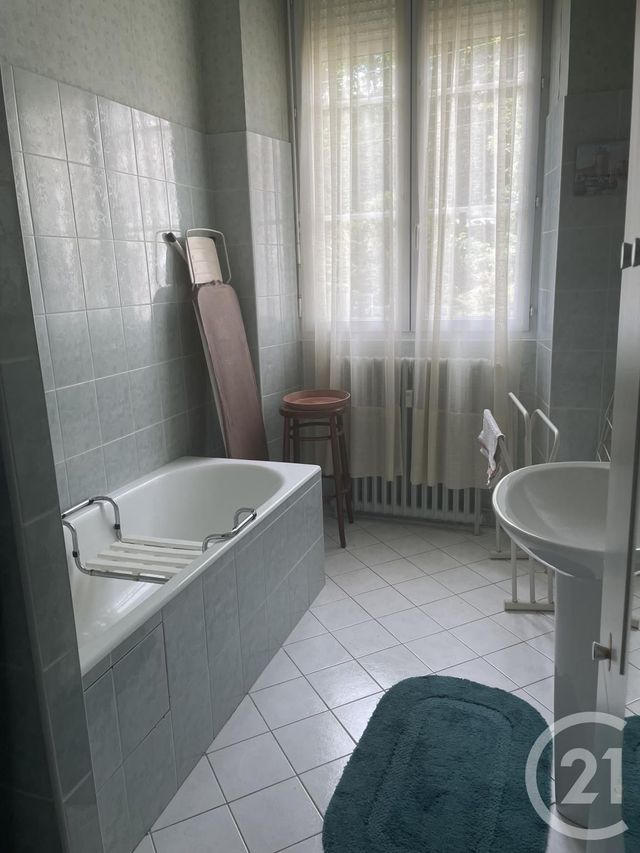 Afficher la photo en grand Appartement F6 à vendre - 6 pièces - 114.0 m2 - AURILLAC - 15 - AUVERGNE - Century 21 Pradel Immobilier
