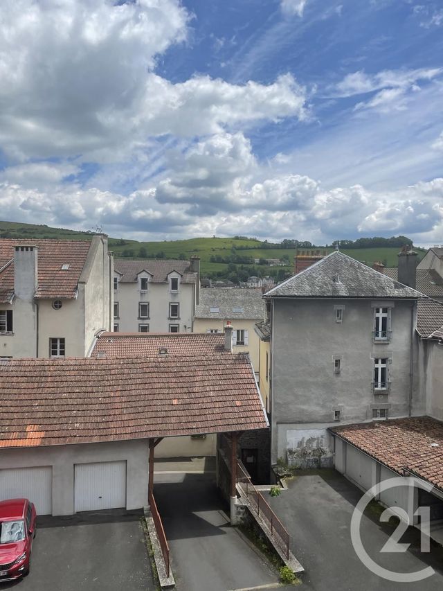 Afficher la photo en grand Appartement F6 à vendre - 6 pièces - 114.0 m2 - AURILLAC - 15 - AUVERGNE - Century 21 Pradel Immobilier