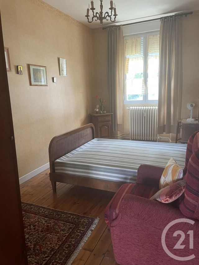 Afficher la photo en grand Appartement F6 à vendre - 6 pièces - 114.0 m2 - AURILLAC - 15 - AUVERGNE - Century 21 Pradel Immobilier