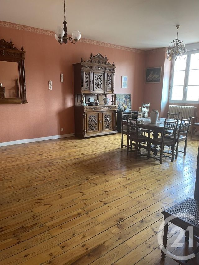 Afficher la photo en grand Appartement F6 à vendre - 6 pièces - 114.0 m2 - AURILLAC - 15 - AUVERGNE - Century 21 Pradel Immobilier