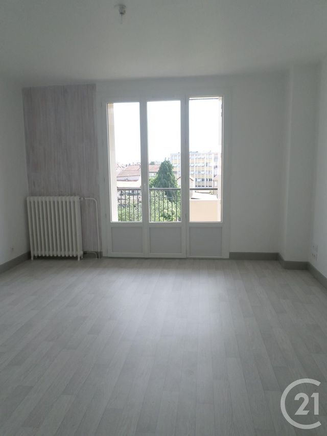 Afficher la photo en grand Appartement T3 à louer - 3 pièces - 63.46 m2 - AURILLAC - 15 - AUVERGNE - Century 21 Pradel Immobilier