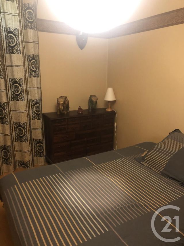 Afficher la photo en grand Appartement F3 à vendre - 3 pièces - 72.0 m2 - AURILLAC - 15 - AUVERGNE - Century 21 Pradel Immobilier