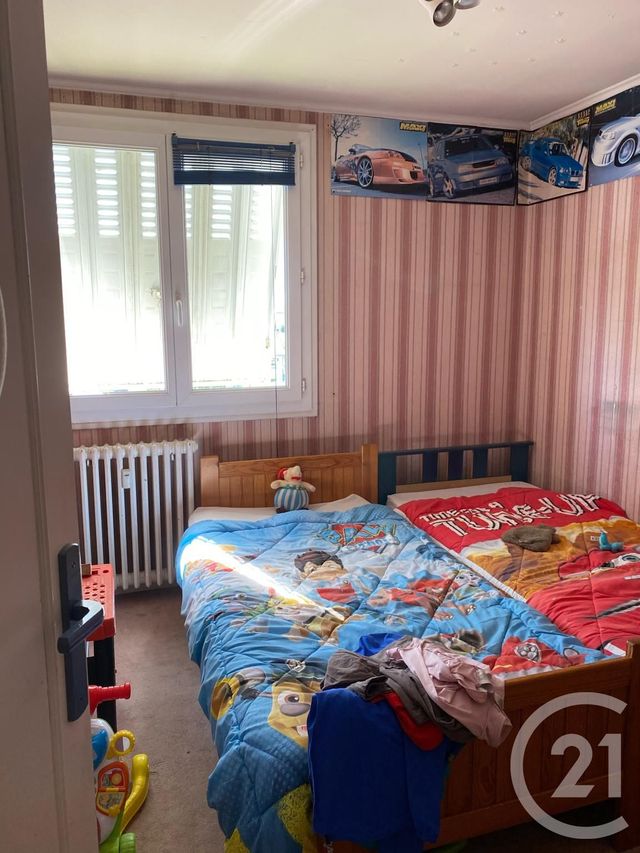 Afficher la photo en grand Appartement F5 à vendre - 5 pièces - 82.0 m2 - AURILLAC - 15 - AUVERGNE - Century 21 Pradel Immobilier