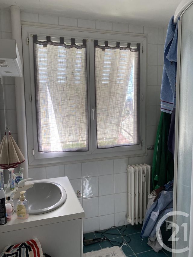 Afficher la photo en grand Appartement F5 à vendre - 5 pièces - 82.0 m2 - AURILLAC - 15 - AUVERGNE - Century 21 Pradel Immobilier