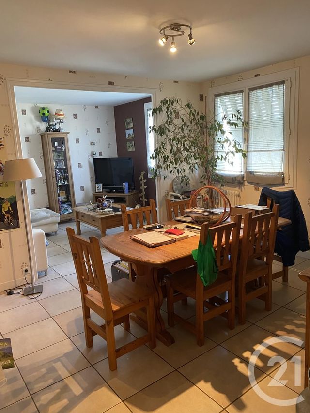Afficher la photo en grand Appartement F5 à vendre - 5 pièces - 82.0 m2 - AURILLAC - 15 - AUVERGNE - Century 21 Pradel Immobilier
