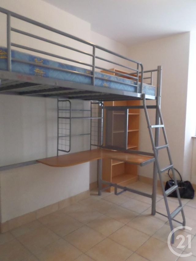 Afficher la photo en grand Studette à louer - 1 pièce - 15.0 m2 - AURILLAC - 15 - AUVERGNE - Century 21 Pradel Immobilier