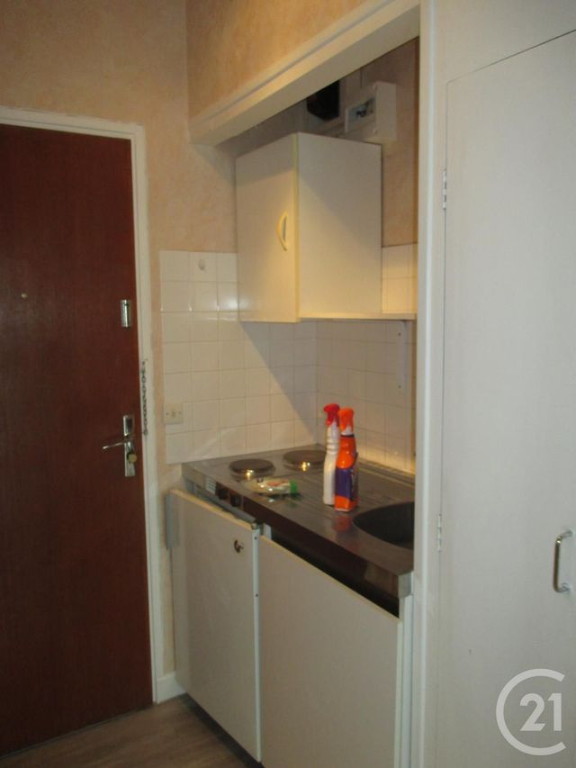 Afficher la photo en grand Appartement T1 à louer - 1 pièce - 17.0 m2 - AURILLAC - 15 - AUVERGNE - Century 21 Pradel Immobilier
