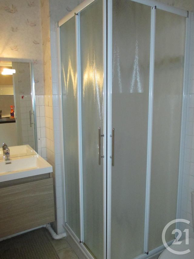 Afficher la photo en grand Appartement T1 à louer - 1 pièce - 17.0 m2 - AURILLAC - 15 - AUVERGNE - Century 21 Pradel Immobilier