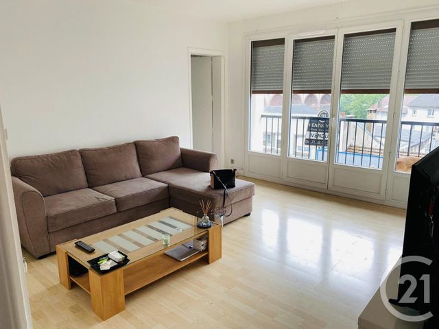 Afficher la photo en grand Appartement F3 à vendre - 3 pièces - 56.0 m2 - AURILLAC - 15 - AUVERGNE - Century 21 Pradel Immobilier