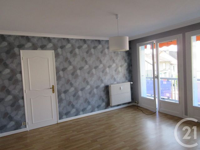 Afficher la photo en grand Appartement T2 à louer - 2 pièces - 40.0 m2 - AURILLAC - 15 - AUVERGNE - Century 21 Pradel Immobilier