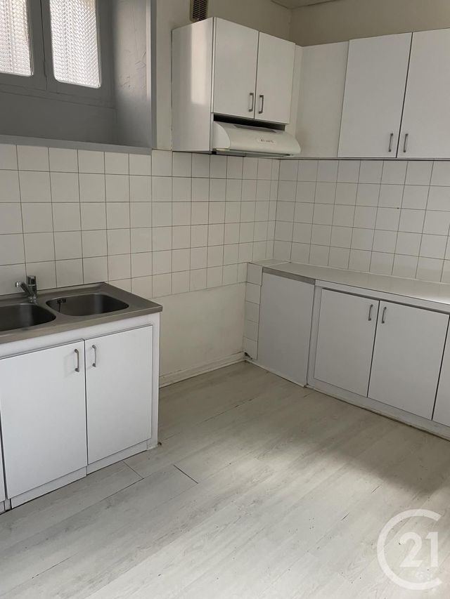 Afficher la photo en grand Appartement F3 à vendre - 3 pièces - 55.0 m2 - ARPAJON SUR CERE - 15 - AUVERGNE - Century 21 Pradel Immobilier
