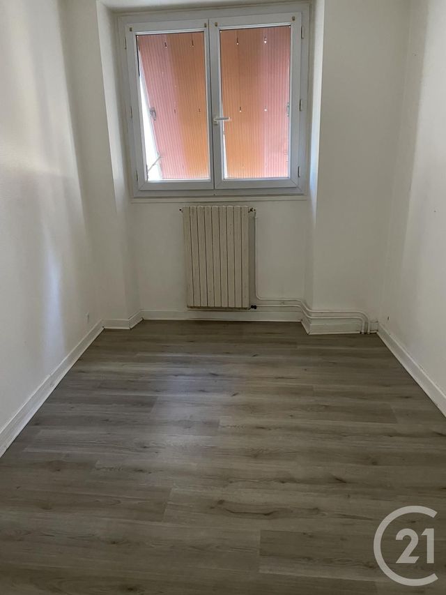 Afficher la photo en grand Appartement F3 à vendre - 3 pièces - 55.0 m2 - ARPAJON SUR CERE - 15 - AUVERGNE - Century 21 Pradel Immobilier