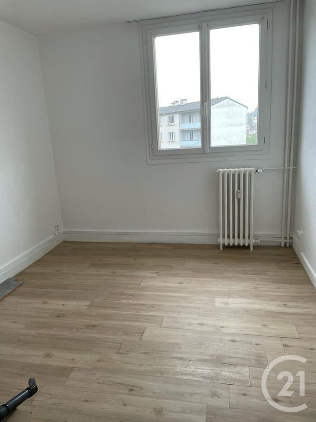 Afficher la photo en grand Appartement F4 à vendre - 4 pièces - 68.0 m2 - AURILLAC - 15 - AUVERGNE - Century 21 Pradel Immobilier