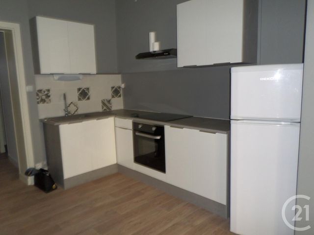 Afficher la photo en grand Appartement T2 à louer - 2 pièces - 52.0 m2 - AURILLAC - 15 - AUVERGNE - Century 21 Pradel Immobilier