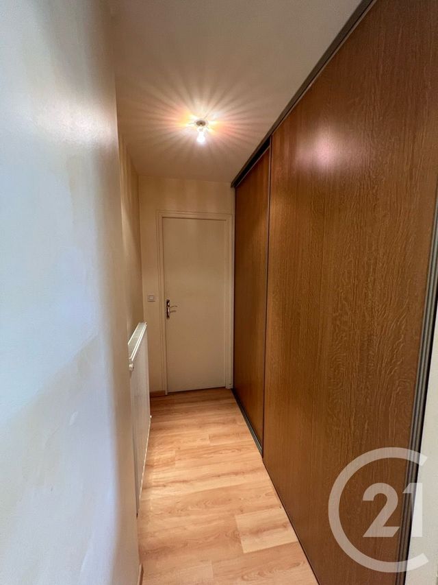 Afficher la photo en grand Appartement F3 à vendre - 4 pièces - 77.0 m2 - VIC SUR CERE - 15 - AUVERGNE - Century 21 Pradel Immobilier