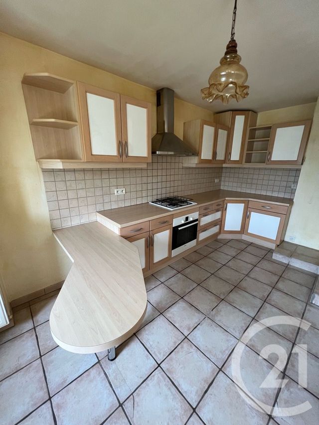 Appartement F3 à vendre - 4 pièces - 77.0 m2 - VIC SUR CERE - 15 - AUVERGNE - Century 21 Pradel Immobilier