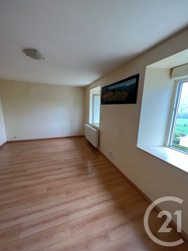 Afficher la photo en grand Appartement F3 à vendre - 4 pièces - 77.0 m2 - VIC SUR CERE - 15 - AUVERGNE - Century 21 Pradel Immobilier