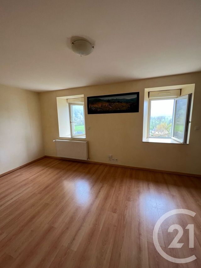 Afficher la photo en grand Appartement F3 à vendre - 4 pièces - 77.0 m2 - VIC SUR CERE - 15 - AUVERGNE - Century 21 Pradel Immobilier