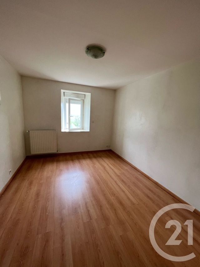 Afficher la photo en grand Appartement F3 à vendre - 4 pièces - 77.0 m2 - VIC SUR CERE - 15 - AUVERGNE - Century 21 Pradel Immobilier