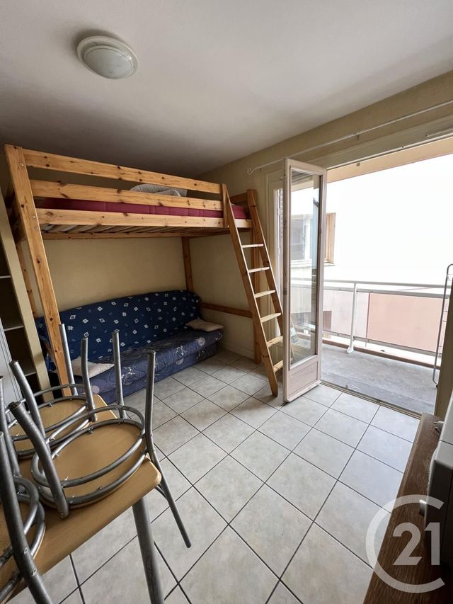 Studio à vendre - 1 pièce - 18.0 m2 - AURILLAC - 15 - AUVERGNE - Century 21 Pradel Immobilier