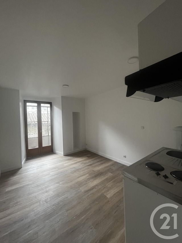 Studio à louer - 1 pièce - 17.0 m2 - AURILLAC - 15 - AUVERGNE - Century 21 Pradel Immobilier