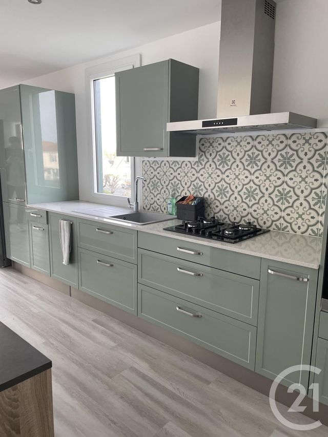 Appartement F3 à vendre - 3 pièces - 74.38 m2 - AURILLAC - 15 - AUVERGNE - Century 21 Pradel Immobilier