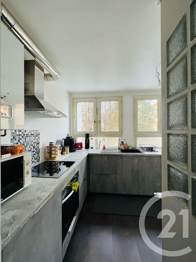 Appartement F2 à vendre - 2 pièces - 56.1 m2 - AURILLAC - 15 - AUVERGNE - Century 21 Pradel Immobilier