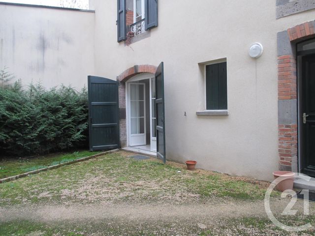 Studio à louer - 1 pièce - 35.0 m2 - AURILLAC - 15 - AUVERGNE - Century 21 Pradel Immobilier
