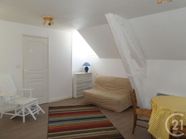 Appartement T1 à louer - 1 pièce - 38.0 m2 - AURILLAC - 15 - AUVERGNE - Century 21 Pradel Immobilier