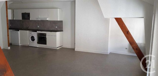 Appartement T4 à louer - 4 pièces - 92.02 m2 - AURILLAC - 15 - AUVERGNE - Century 21 Pradel Immobilier